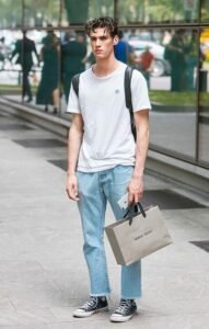 Inspirasi Gaya Kasual: Lebih dari Sekadar T-Shirt dan Jeans