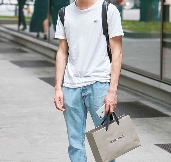 Inspirasi Gaya Kasual: Lebih dari Sekadar T-Shirt dan Jeans
