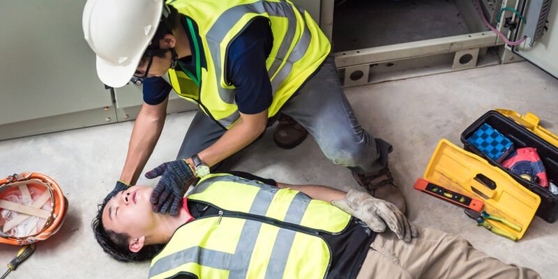 Kecelakaan Kerja di Pabrik: Mengungkap Fakta, Mencegah Tragedi