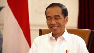 Presiden Jokowi di Tengah Pusaran Tantangan: Fokus Pembangunan dan Transisi Kepemimpinan