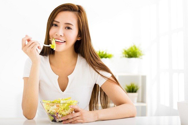 Rahasia Kulit Sehat dan Glowing: Panduan Lengkap Makanan yang Wajib Dikonsumsi