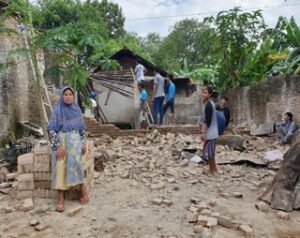 Rumah Roboh: Mengungkap Penyebab, Dampak, dan Upaya Mitigasi