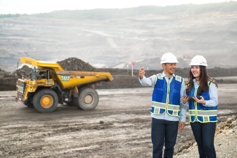 Tentu, mari kita susun artikel tentang berita energi dan tambang yang informatif dan mendalam.