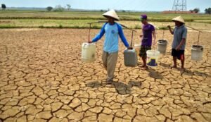 Krisis Air Mengintai: Menjelajahi Akar Masalah dan Solusi Nyata