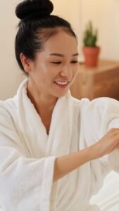 Rahasia Kulit Glowing: Panduan Lengkap Merawat Tubuh agar Bersinar Alami