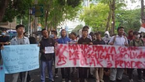Tentu, mari kita susun artikel mengenai kabar demo pelajar dengan struktur yang jelas dan gaya bahasa yang menarik.