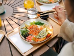 Mindful Eating: Menikmati Makanan dengan Kesadaran Penuh untuk Kesehatan Holistik